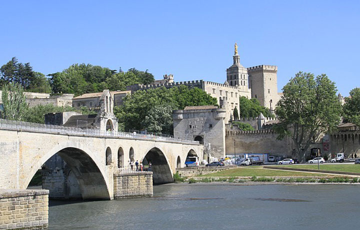 Theme days in Avignon
