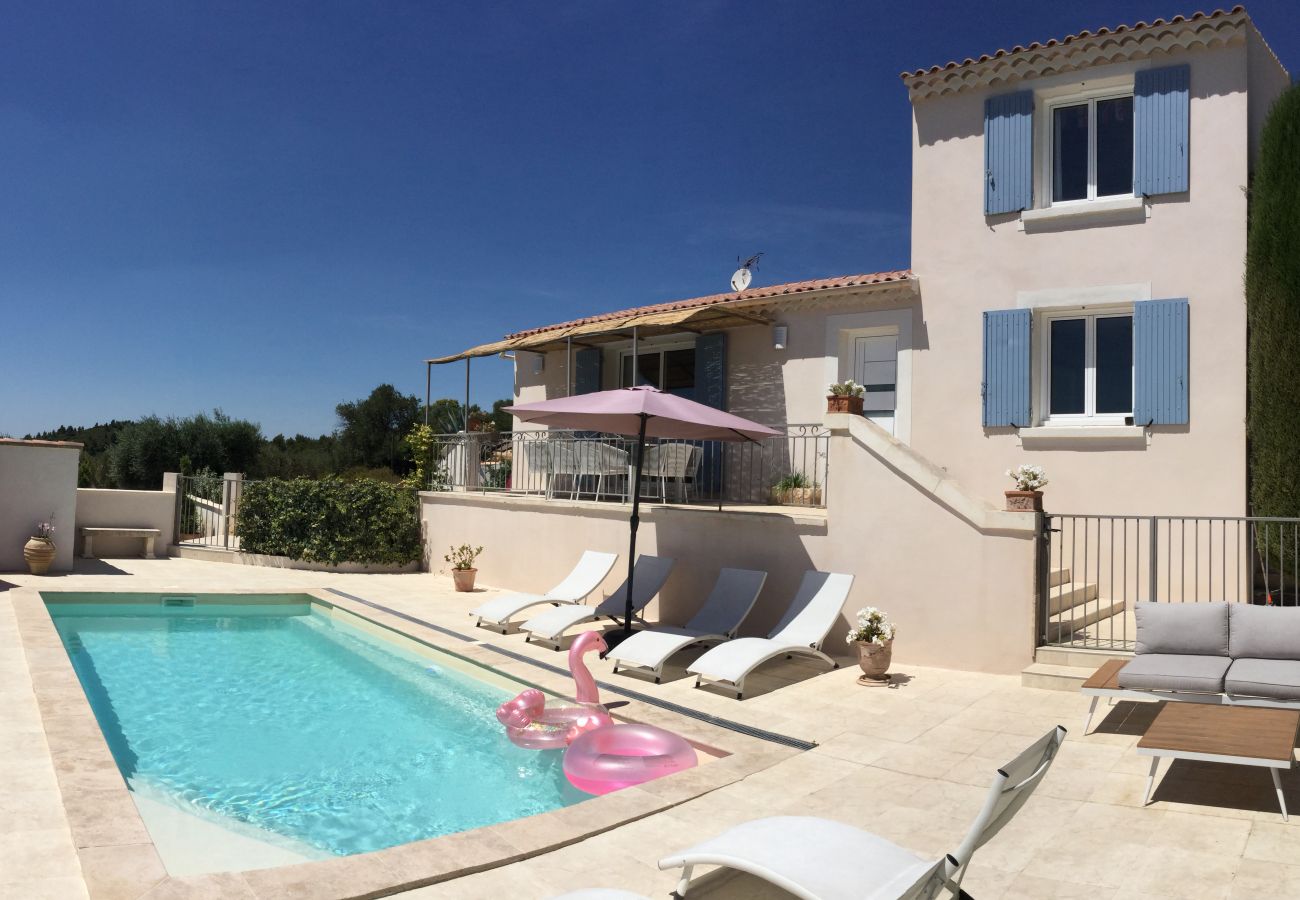 Air-conditioned villa heated swimming pool jacuzzi Alpilles large swimming pool