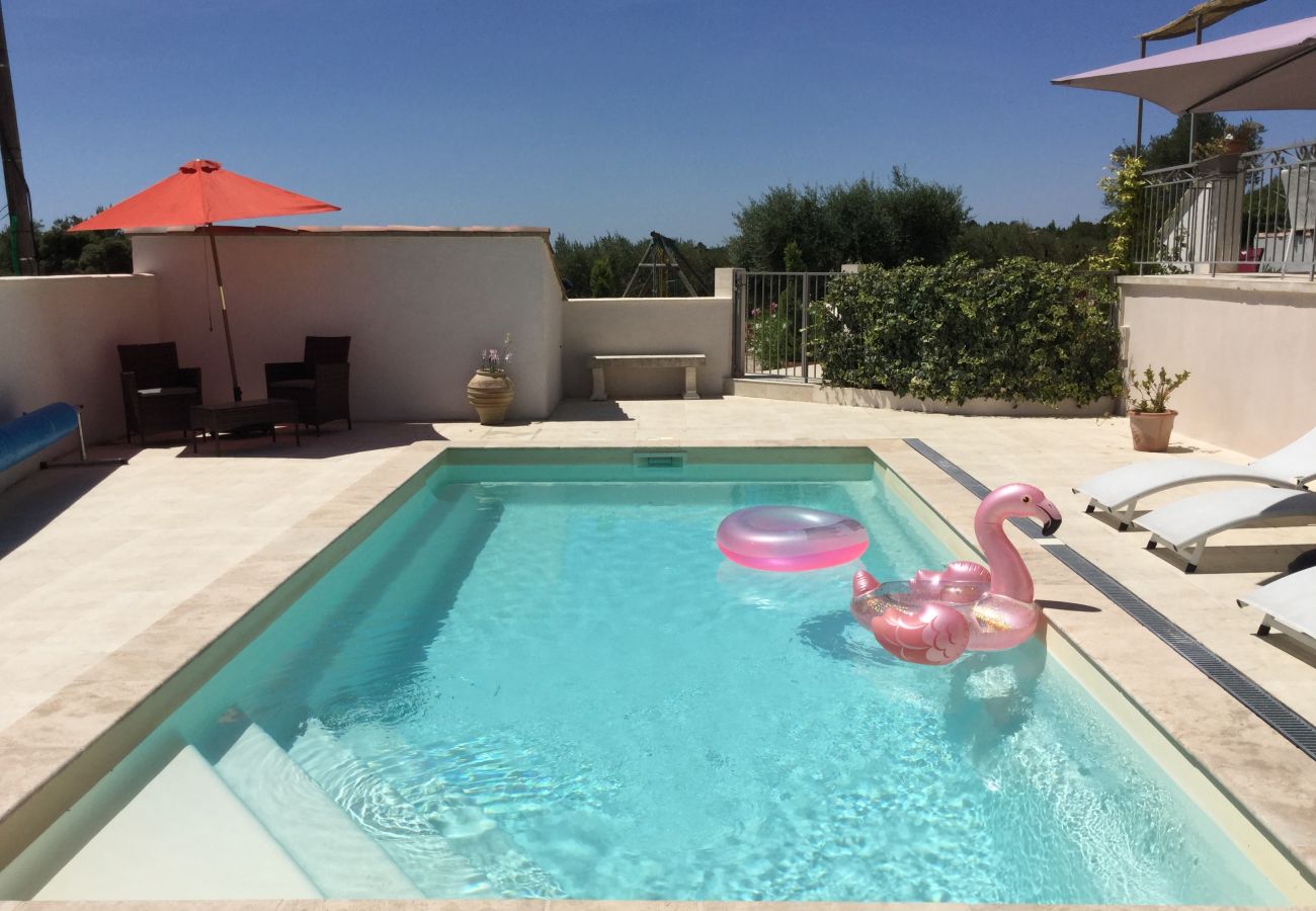 Air-conditioned villa Alpilles jacuzzi large heated swimming pool