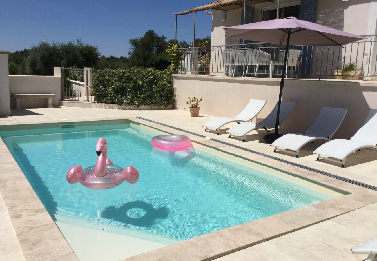 Air-conditioned villa jacuzzi Alpilles heated swimming pool