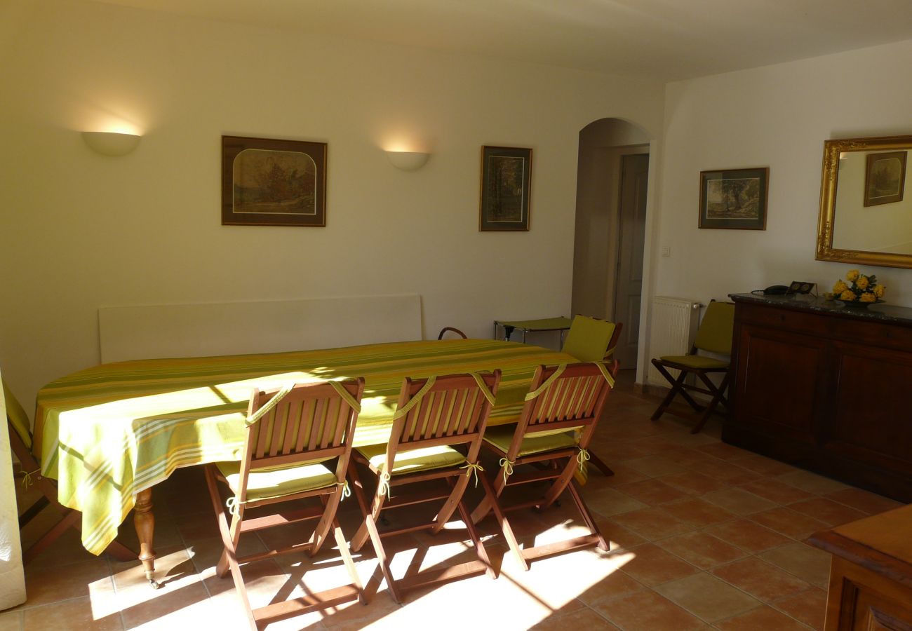 Holiday rental MOURIES Alpilles Provence  dining room for 10 persons