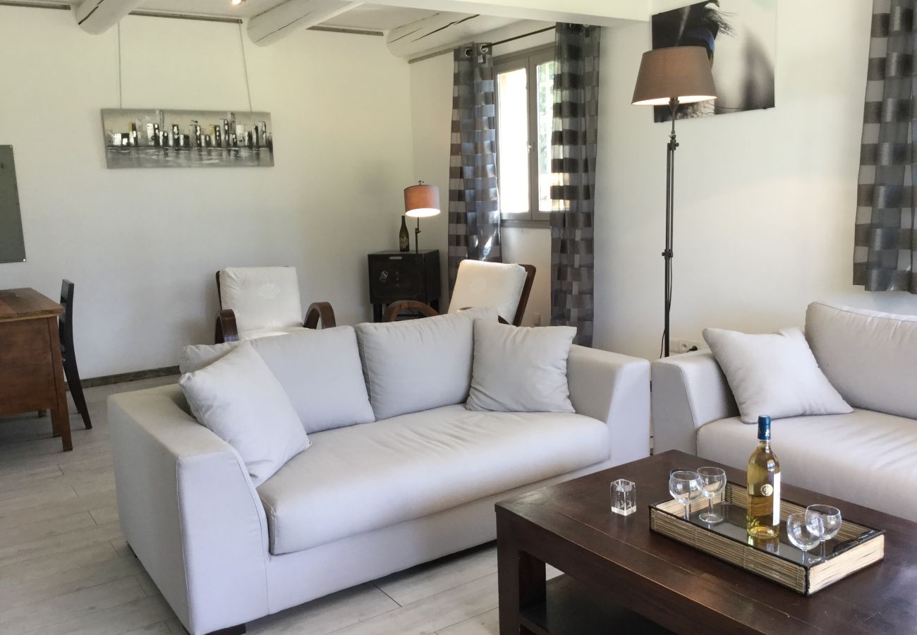 Holiday rental FONTVIEILLE house to rent living room