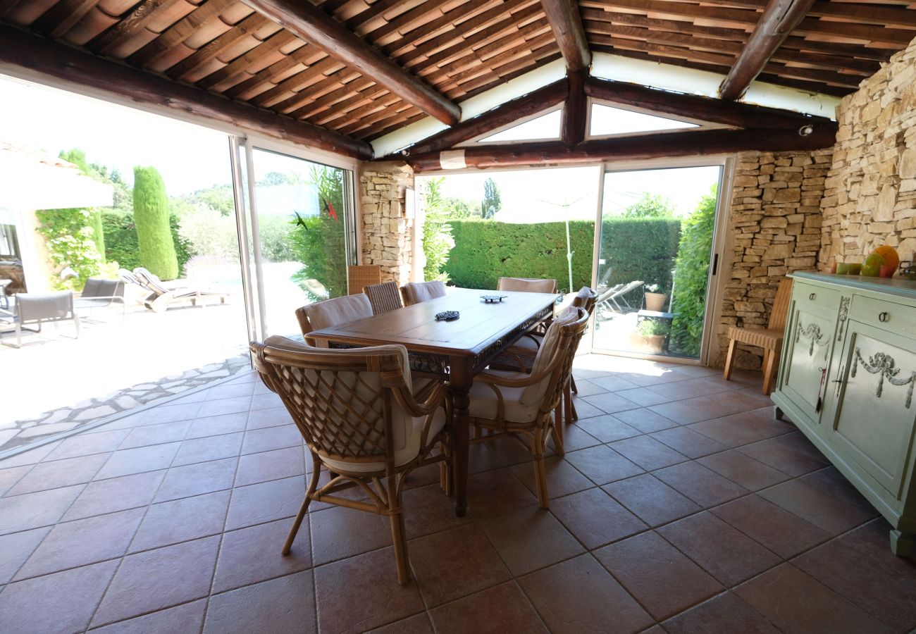 GARGAS holiday rental villa for rent terrace