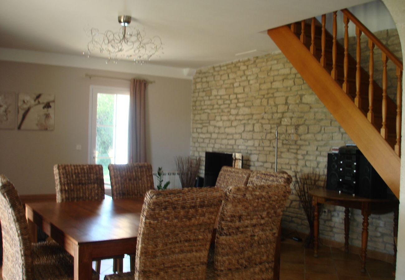 Holiday rental BONNIEUX house to rent dining room