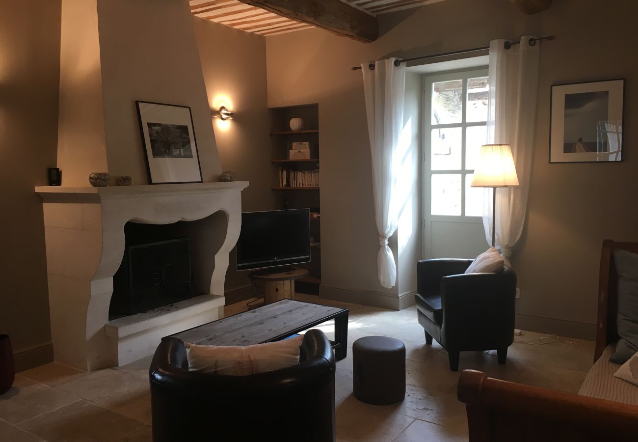 Holiday rental GORDES property for rent living room