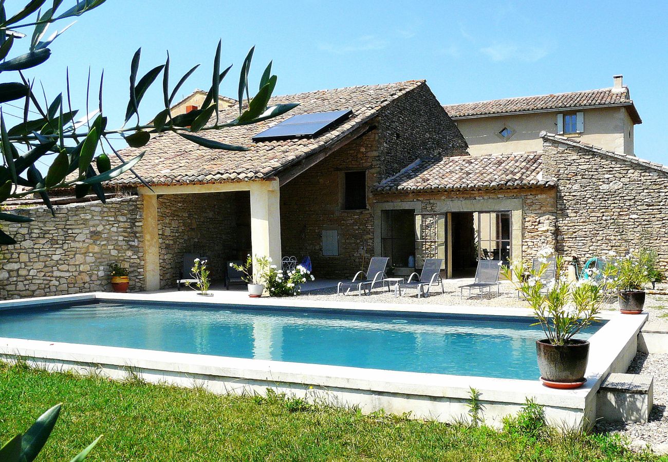 Holiday rental GORDES property for rent pool