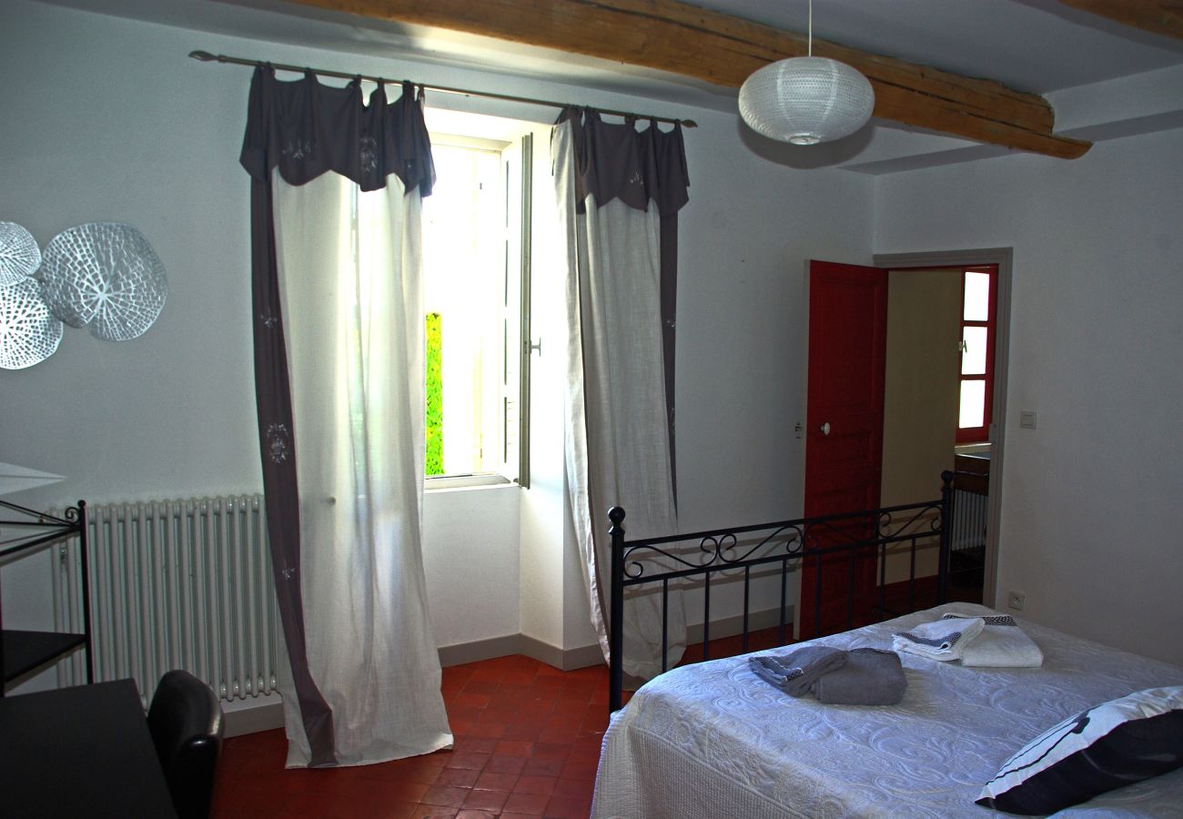 Villa in Gordes - Vacation rental house with pool GORDES LS2-107