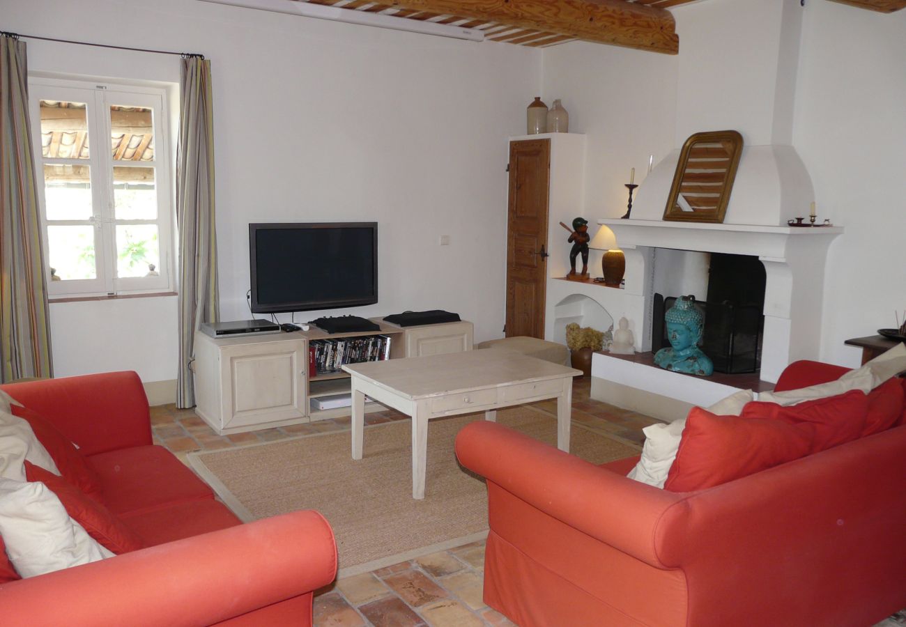 Villa in Lacoste - Vacation rental house with pool LACOSTE LS2-239