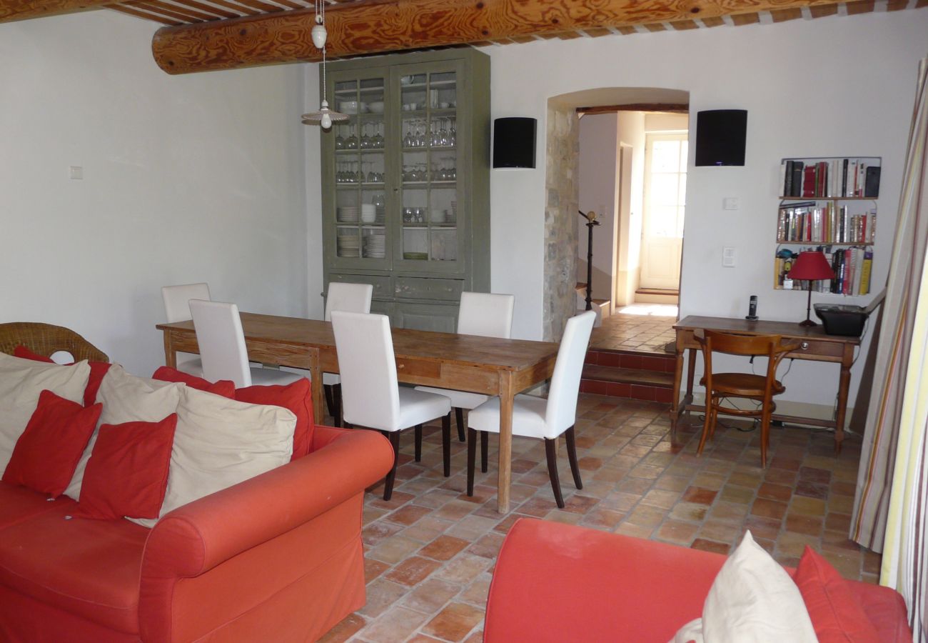 Villa in Lacoste - Vacation rental house with pool LACOSTE LS2-239