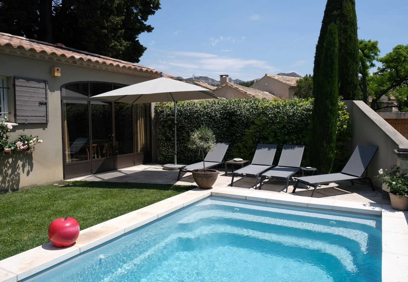 Holiday rental AUREILLE Alpilles Provence Villa garden