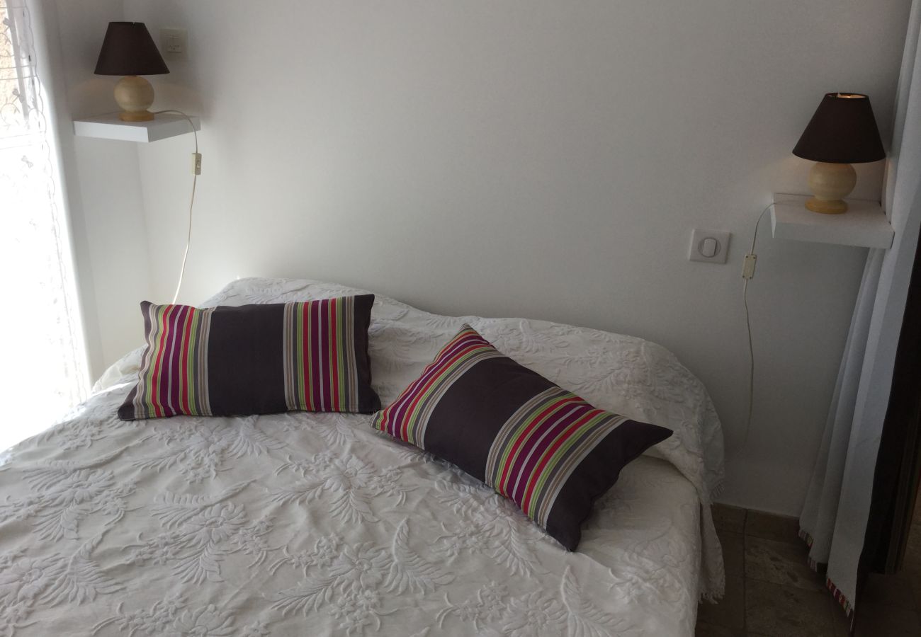 Vacation rental CAVAILLON cottage for rent 1 bedroom