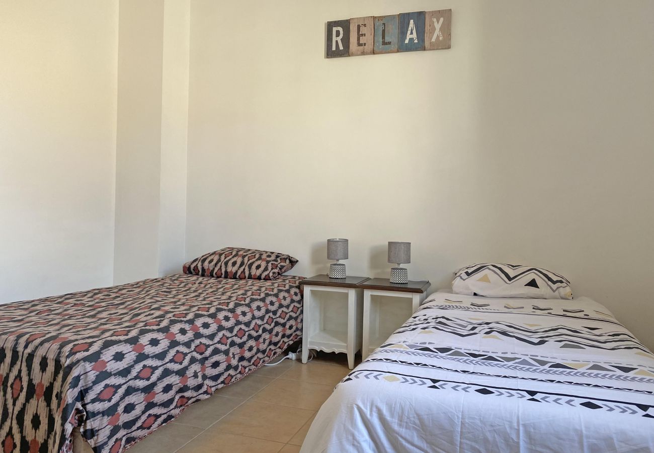 Holiday rental MOURIÈS cottage for rent 6 people 2 bedrooms