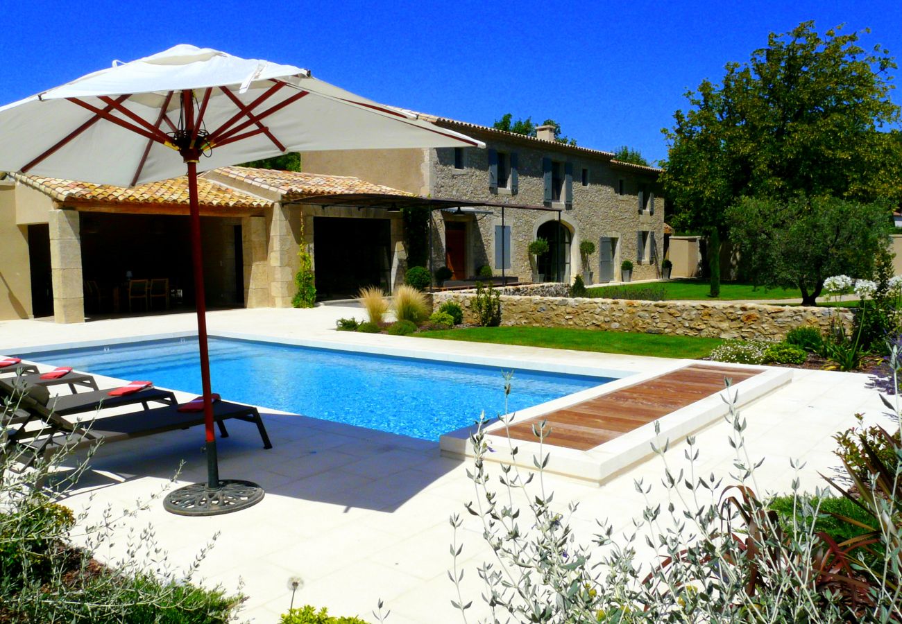 EYGUIERES vacation rental property pool for rent 8 people