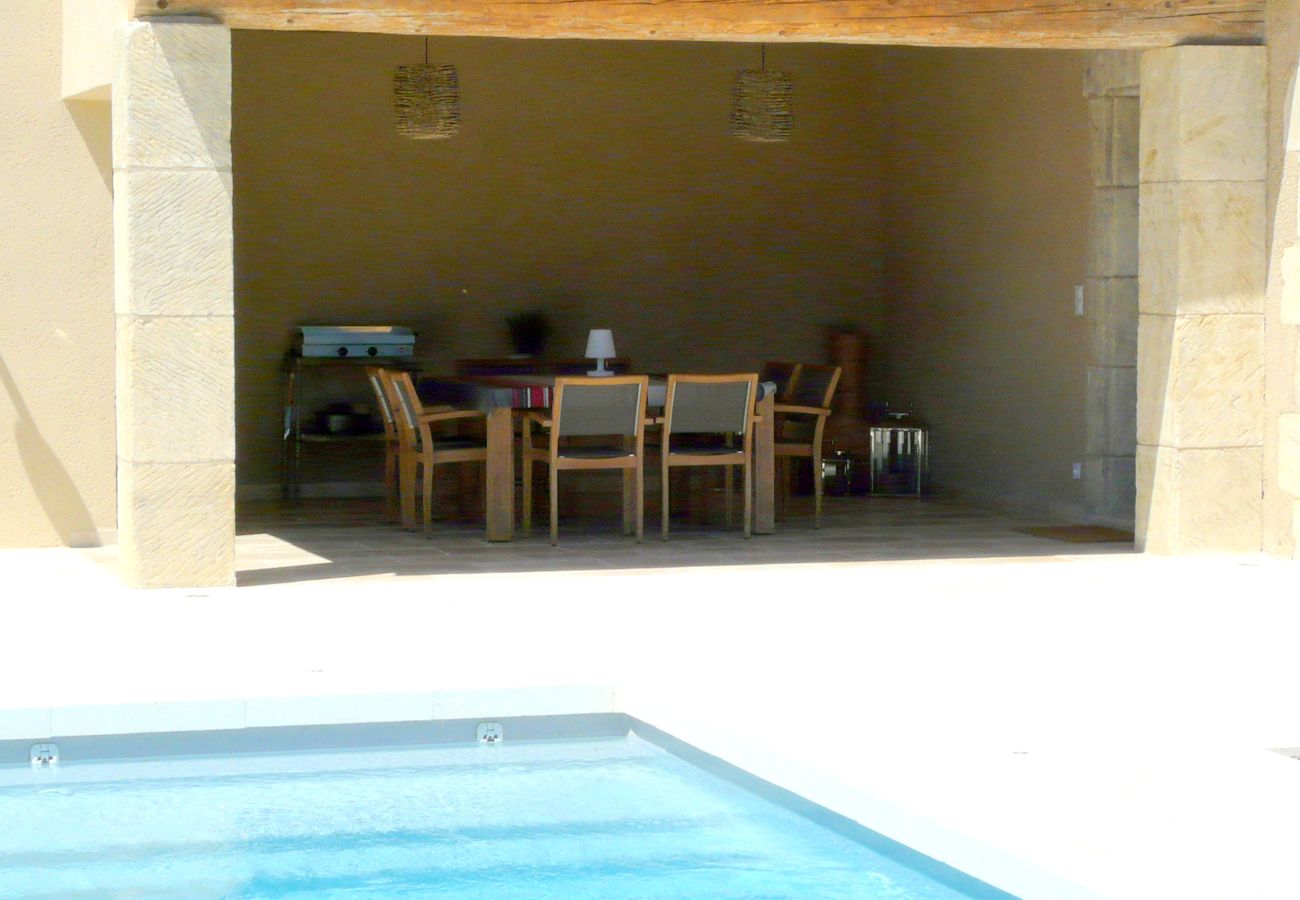 rental Provencal farmhouse with swimming pool 4 bedrooms 4 bathrooms