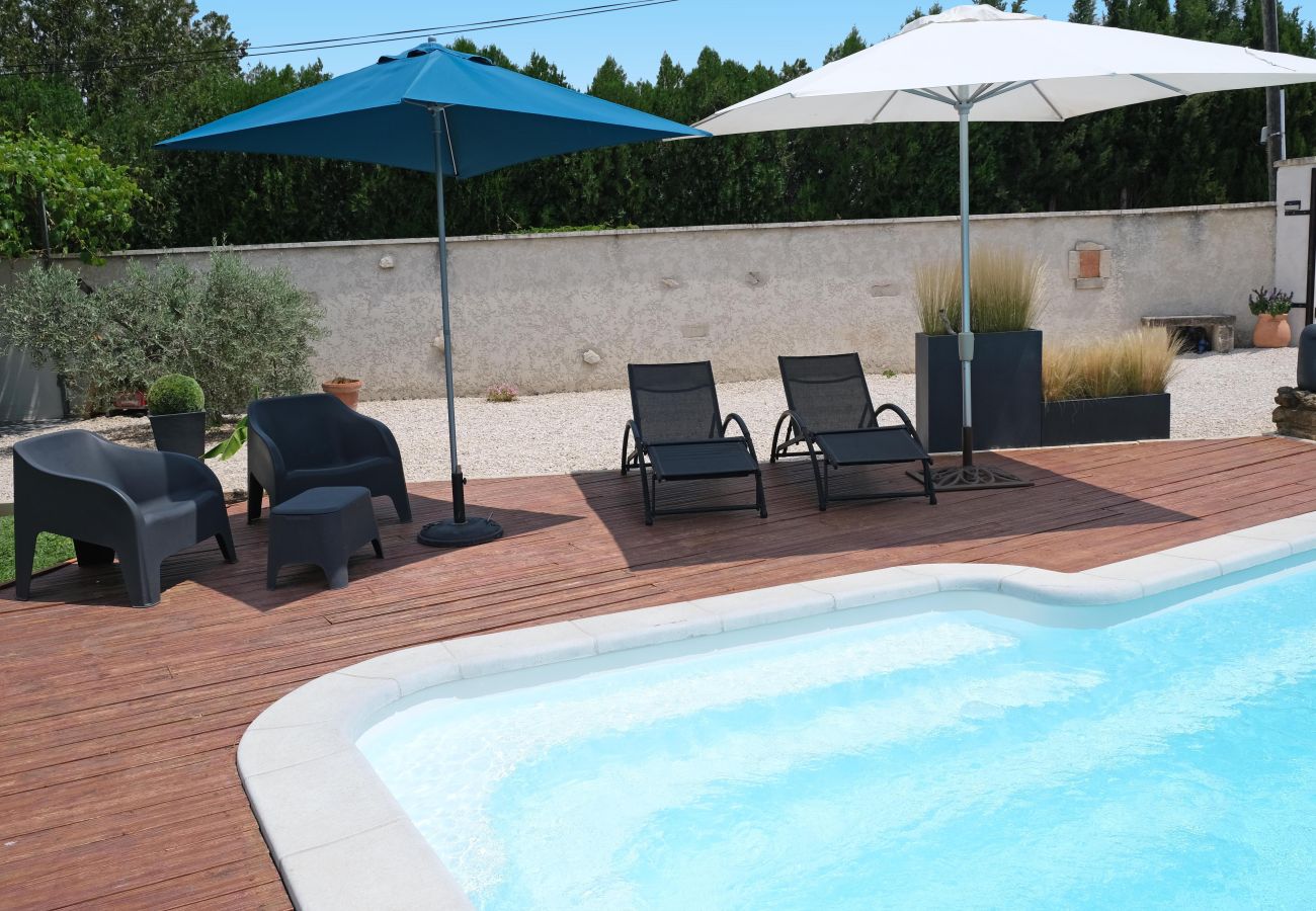 Holiday rental MOURIÈS cottage for rent pool