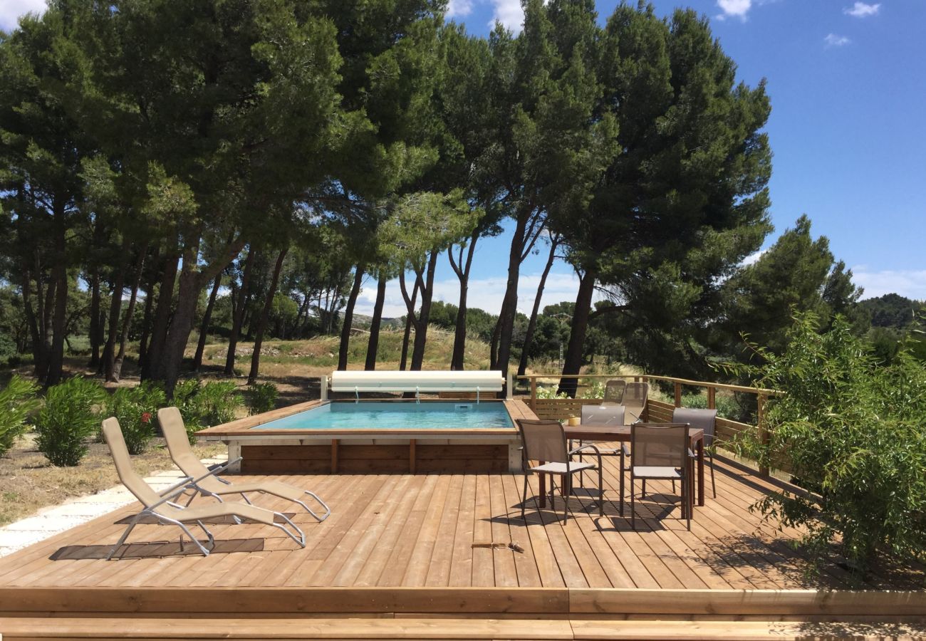 Holiday rental MAUSSANE-LES-ALPILLES farm for rent terrace