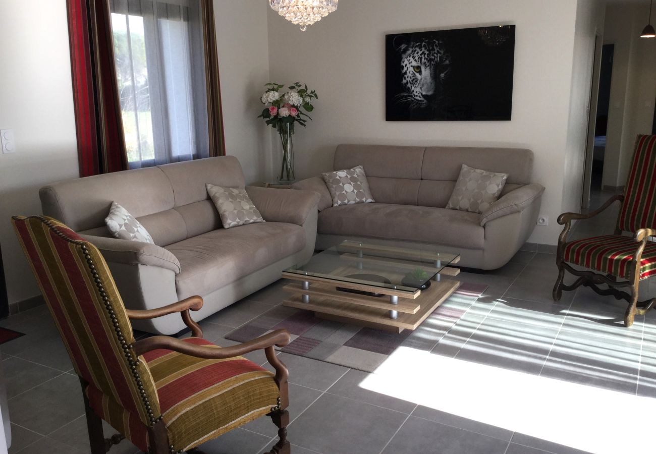 Holiday rental L'ISLE-SUR-LA-SORGUE house for rent living room