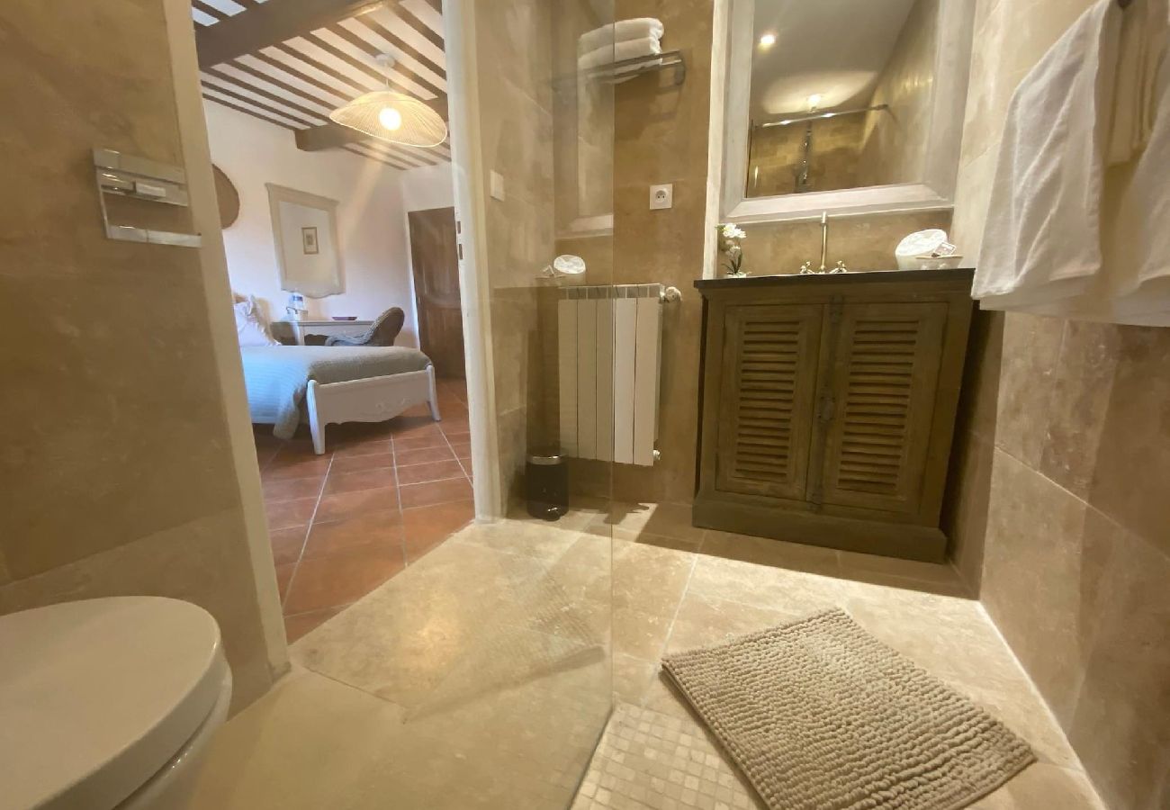 Vacation rental MURS prestigious estate  to rent 5 bathrooms