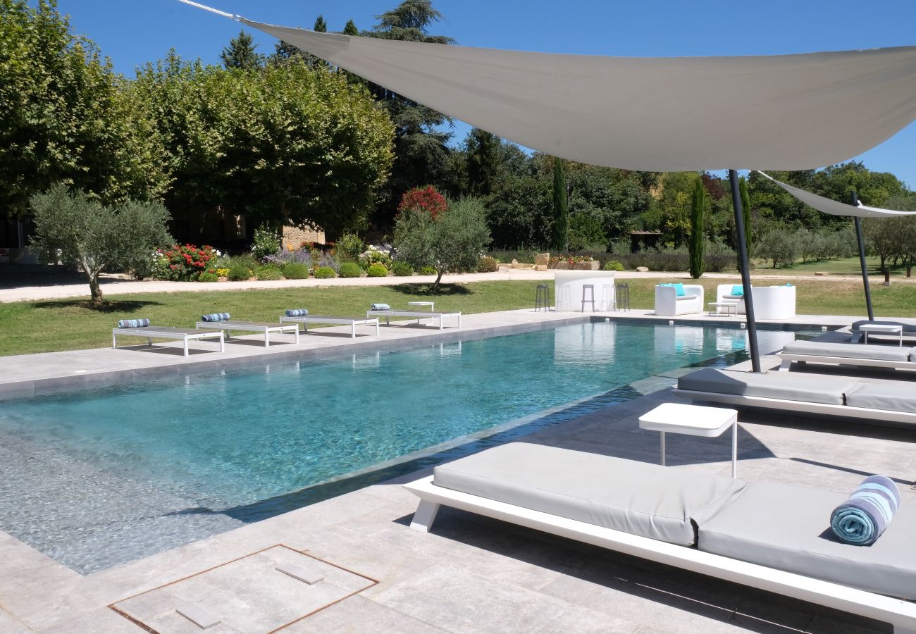 Holiday rental SALON DE PROVENCE farmhouse for rent heated pool