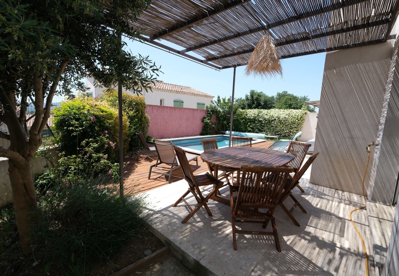 MERINDOL vacation rental house for rent terrace