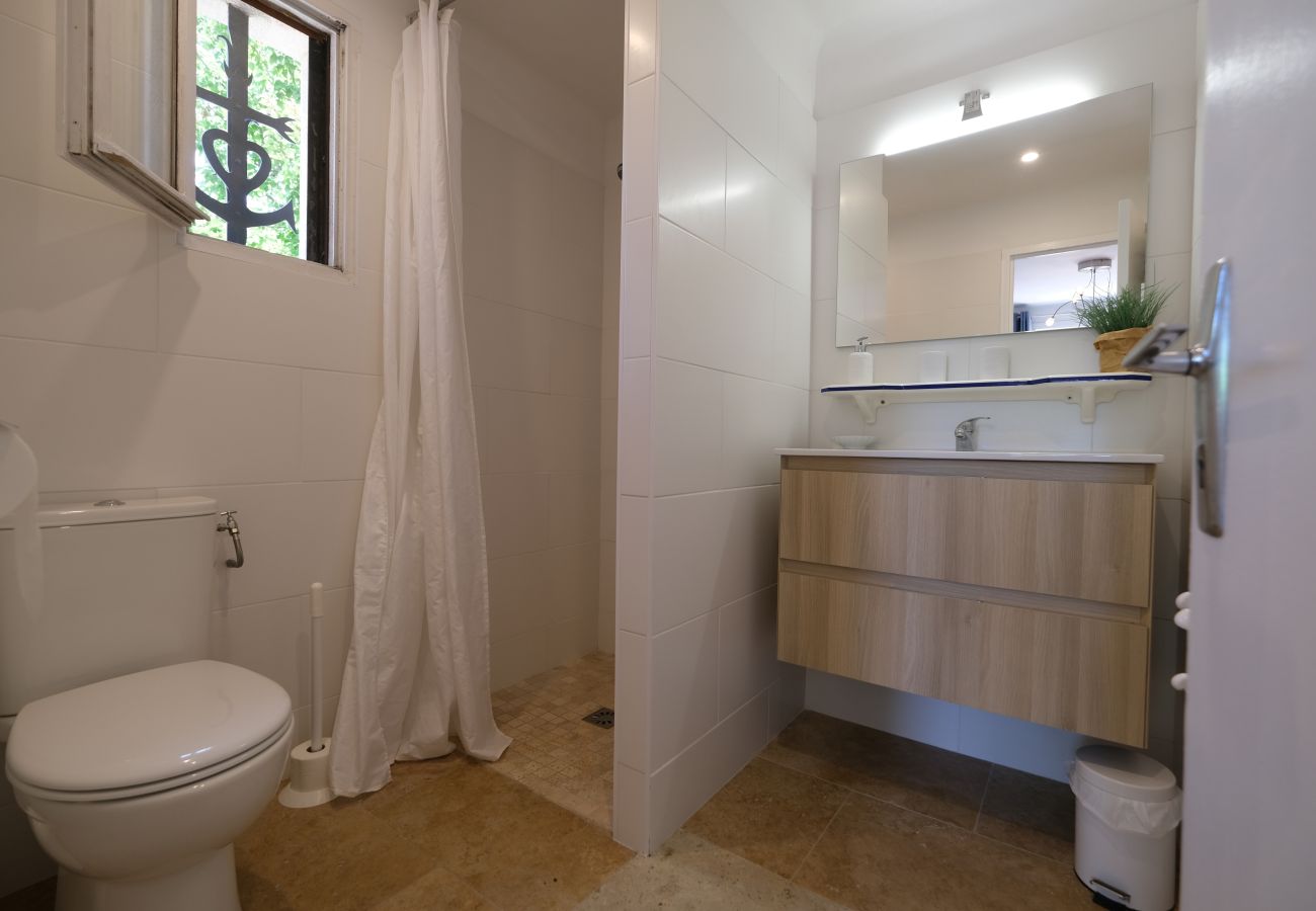 Location vacances MOURIES proprieter à louer 3 bathrooms