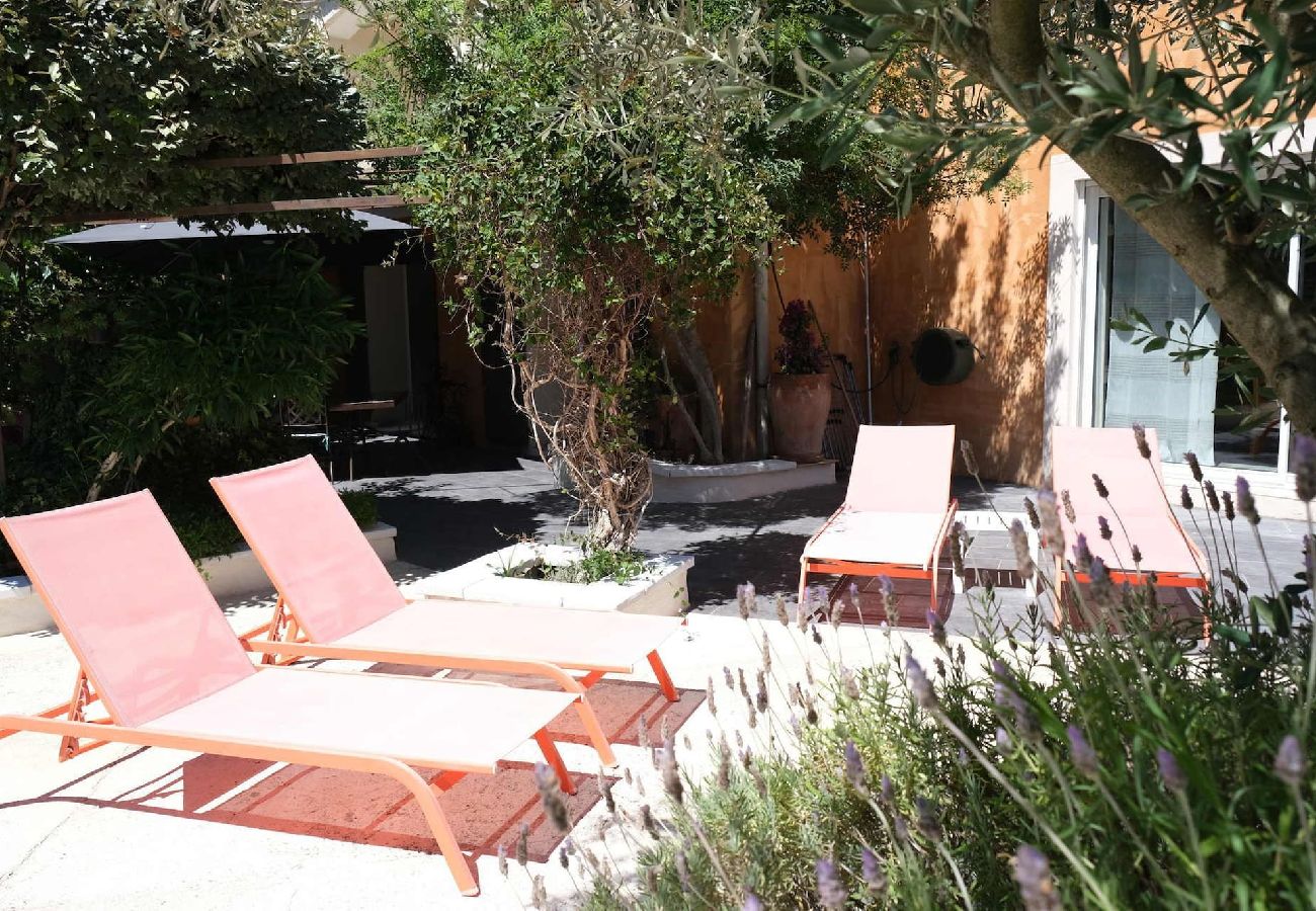 Vacation rental CAUMONT-SUR-DURANCE house to rent terrace