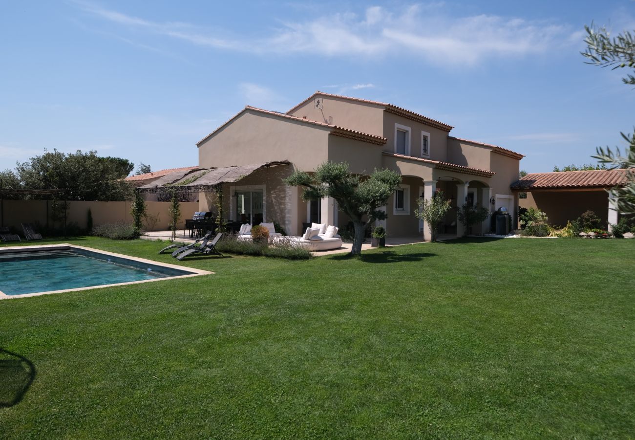 Villa in Aureille - Vacation rental house with pool AUREILLE LS1-401