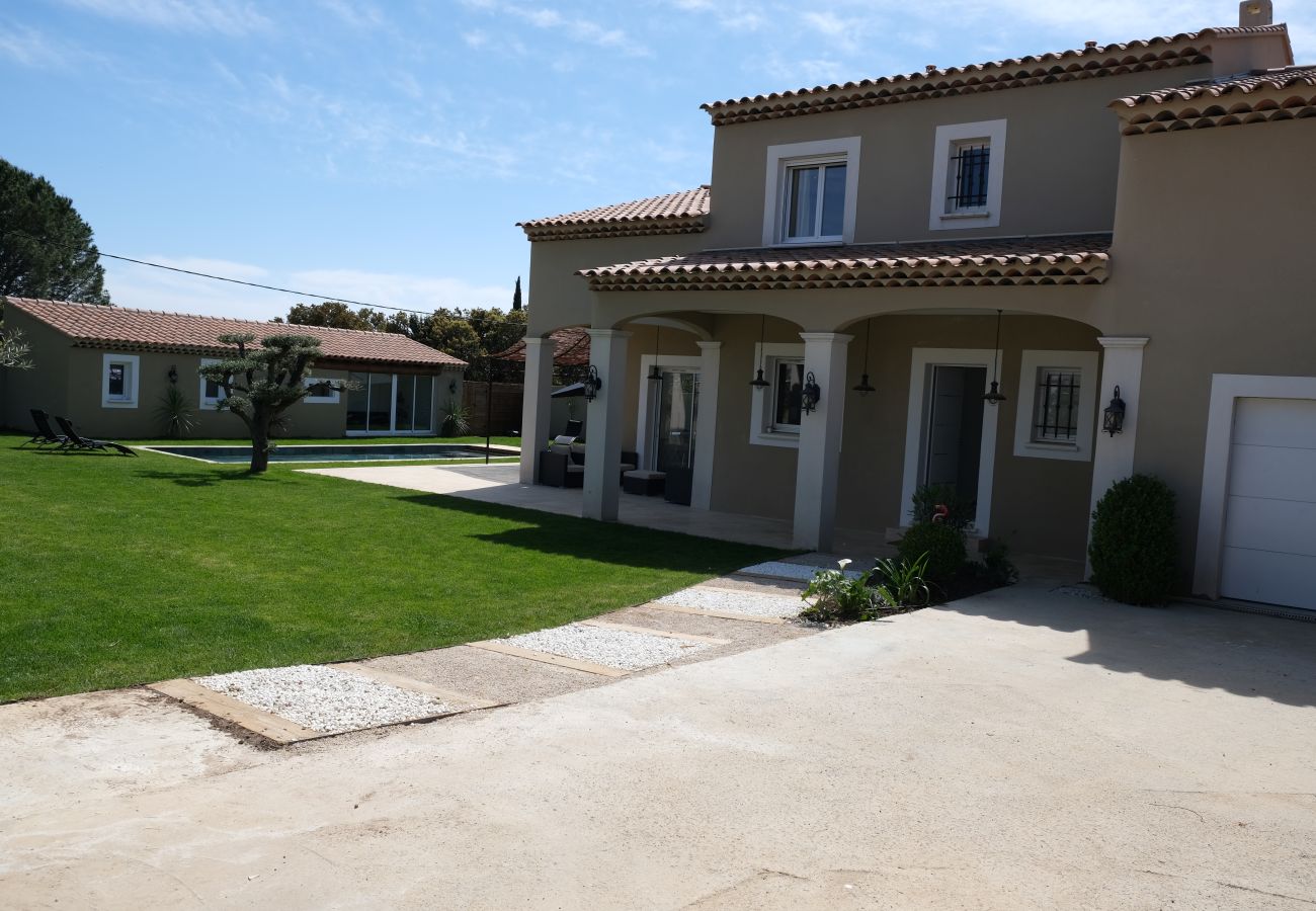 Villa in Aureille - Vacation rental house with pool AUREILLE LS1-401