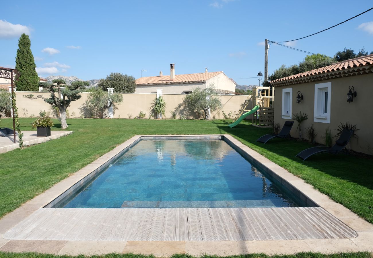 Villa in Aureille - Vacation rental house with pool AUREILLE LS1-401