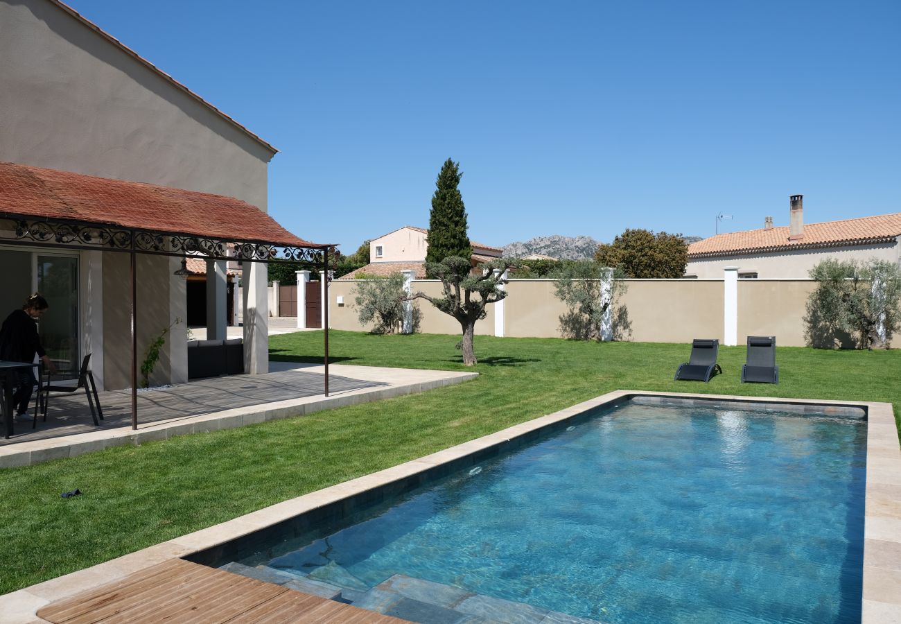 Villa in Aureille - Vacation rental house with pool AUREILLE LS1-401