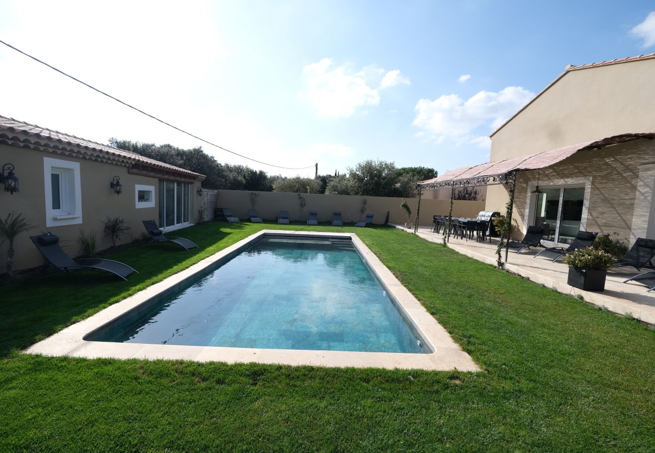 Villa in Aureille - Vacation rental house with pool AUREILLE LS1-401