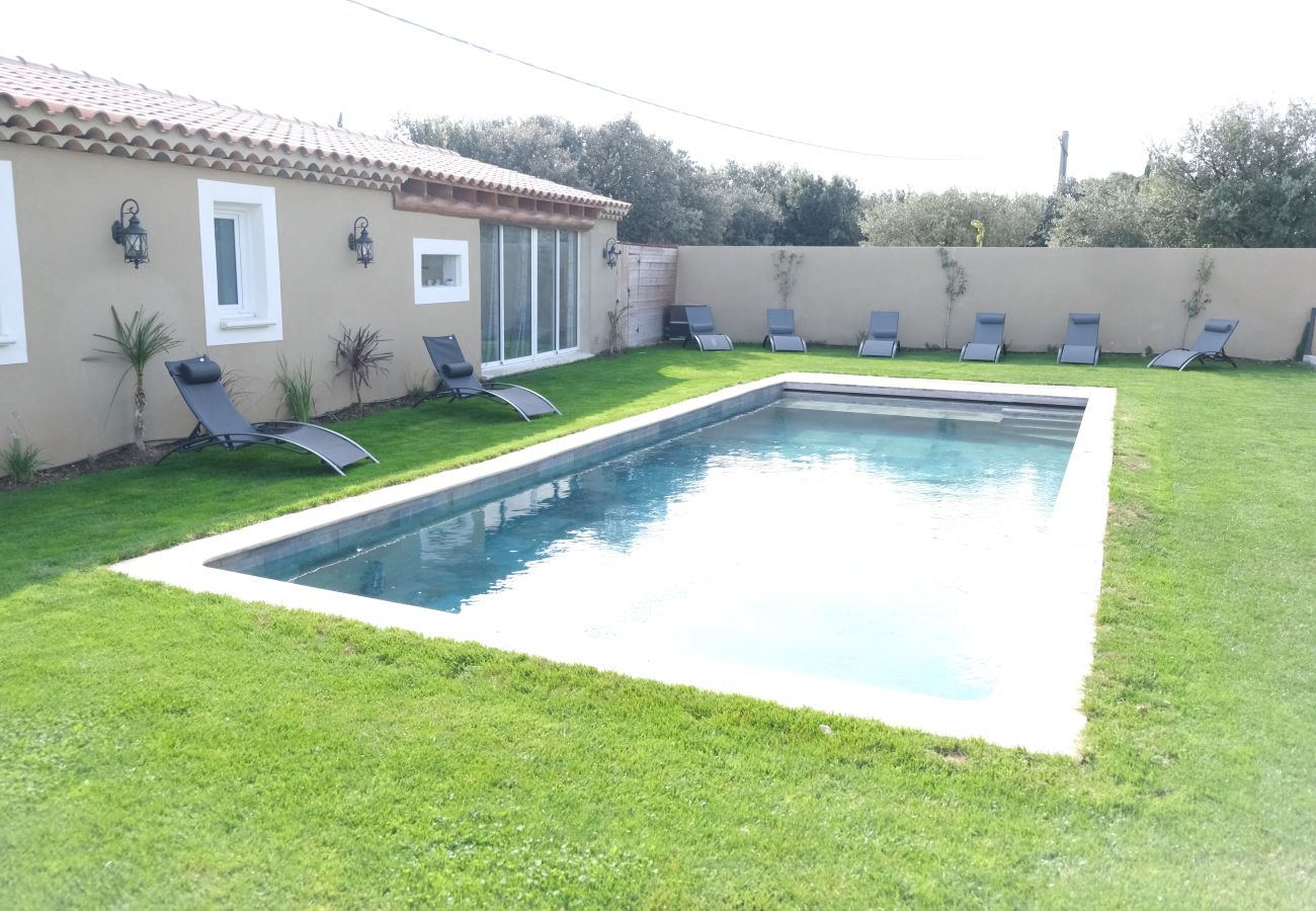 Villa in Aureille - Vacation rental house with pool AUREILLE LS1-401