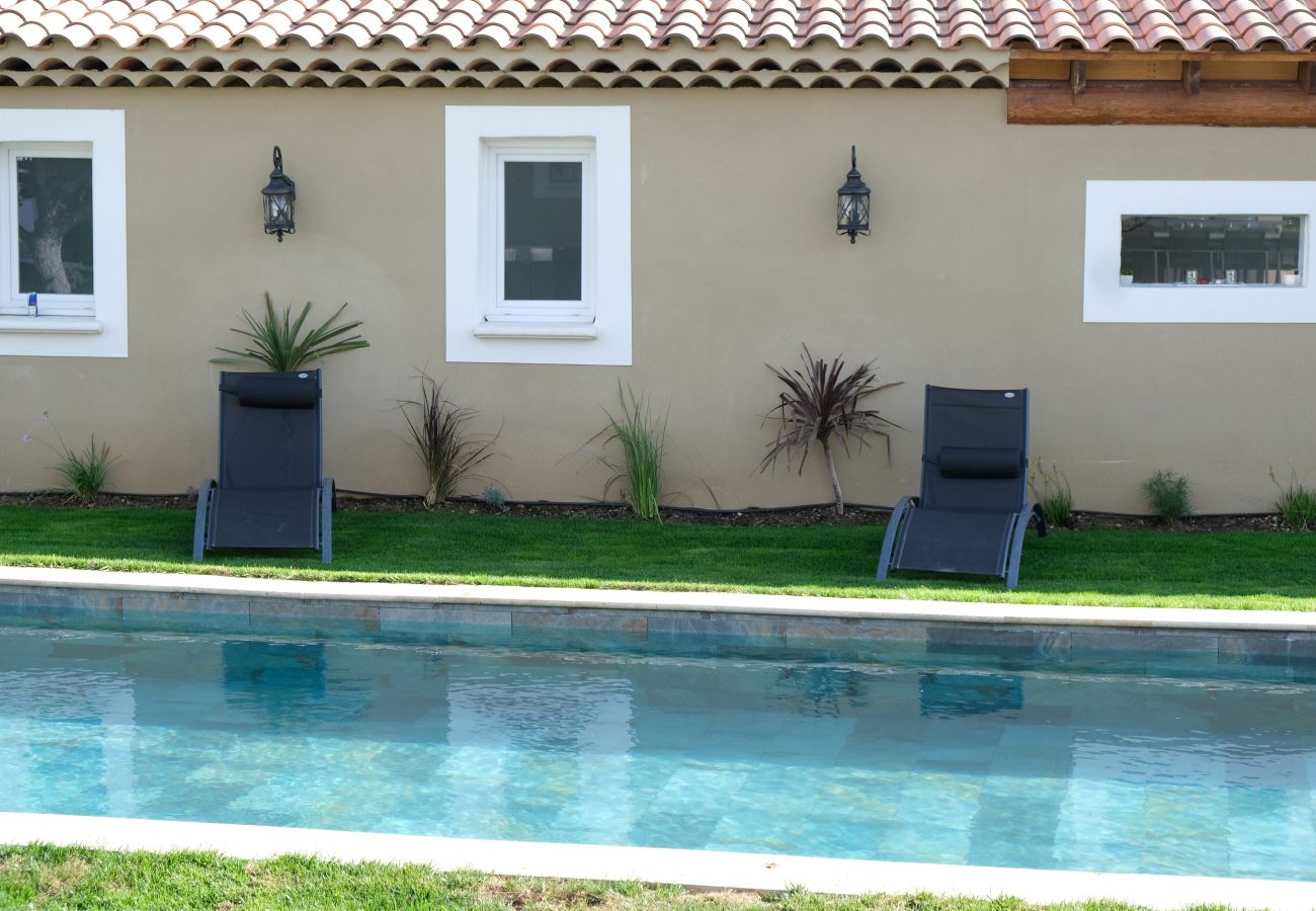 Villa in Aureille - Vacation rental house with pool AUREILLE LS1-401