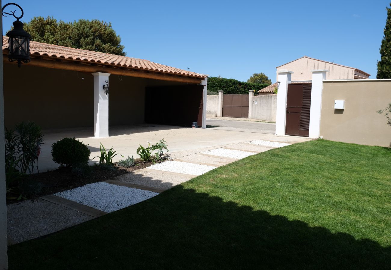 Villa in Aureille - Vacation rental house with pool AUREILLE LS1-401