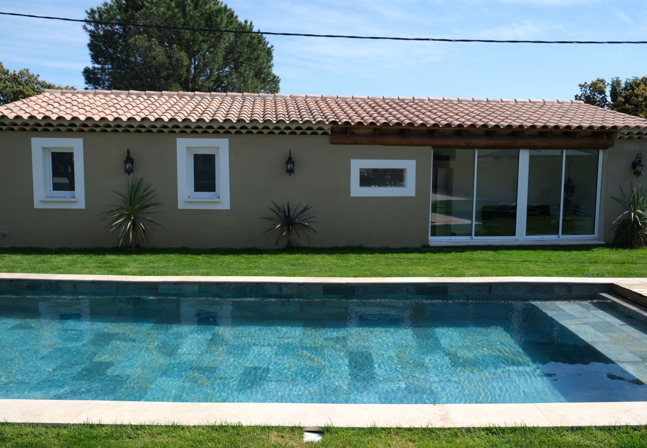 Villa in Aureille - Vacation rental house with pool AUREILLE LS1-401