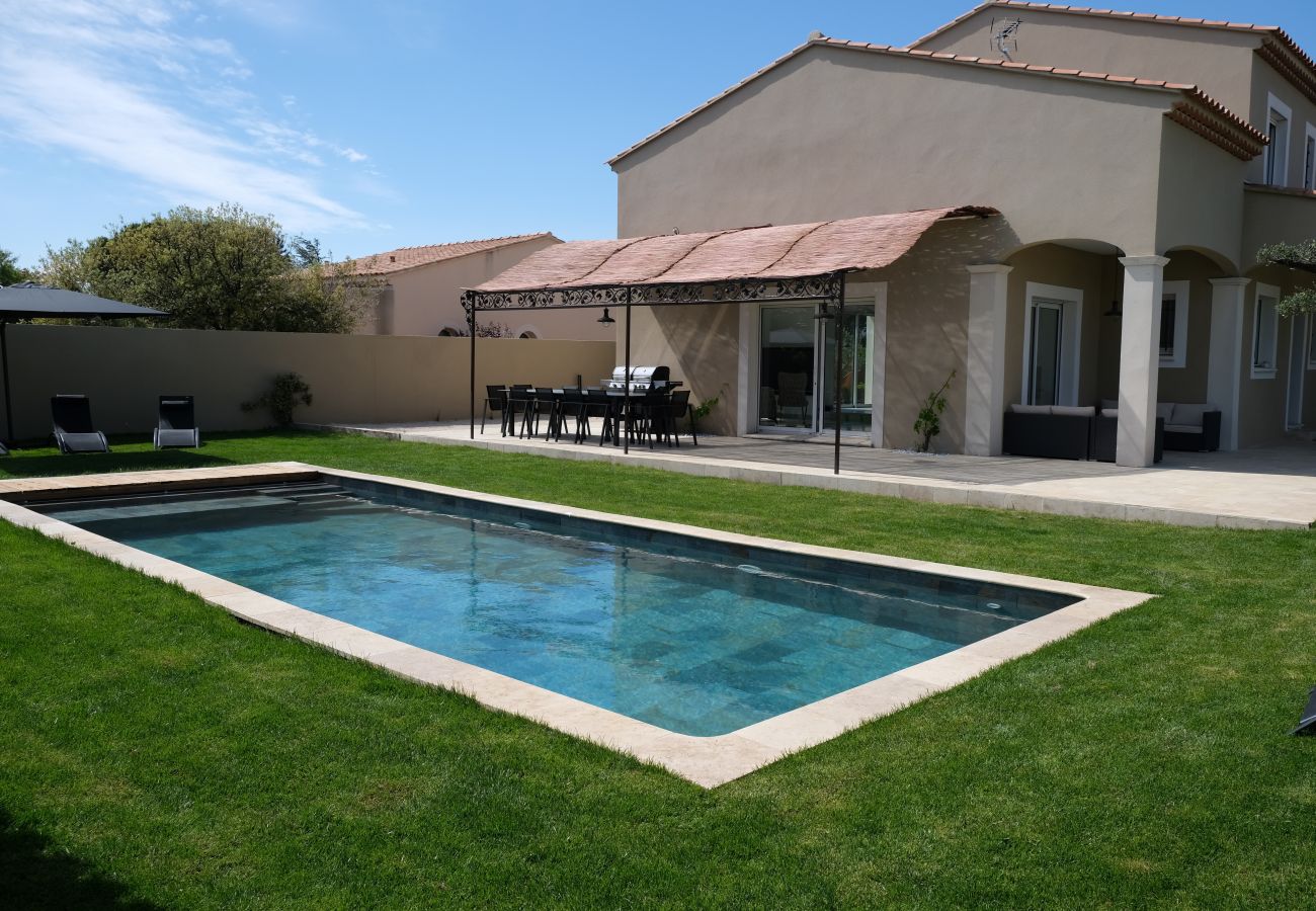 Villa in Aureille - Vacation rental house with pool AUREILLE LS1-401