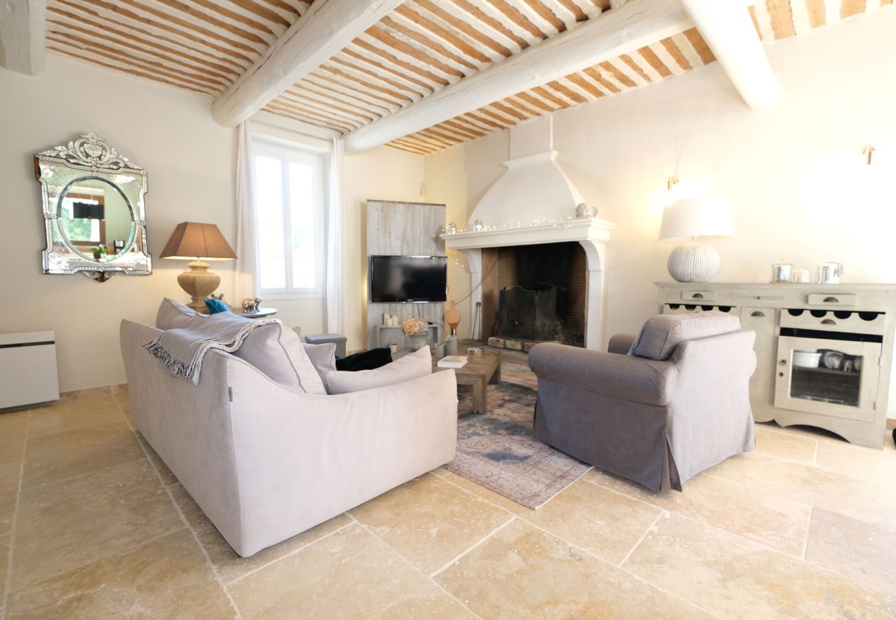 Vacation rental CAUMONT-SUR-DURANCE house for rent living room