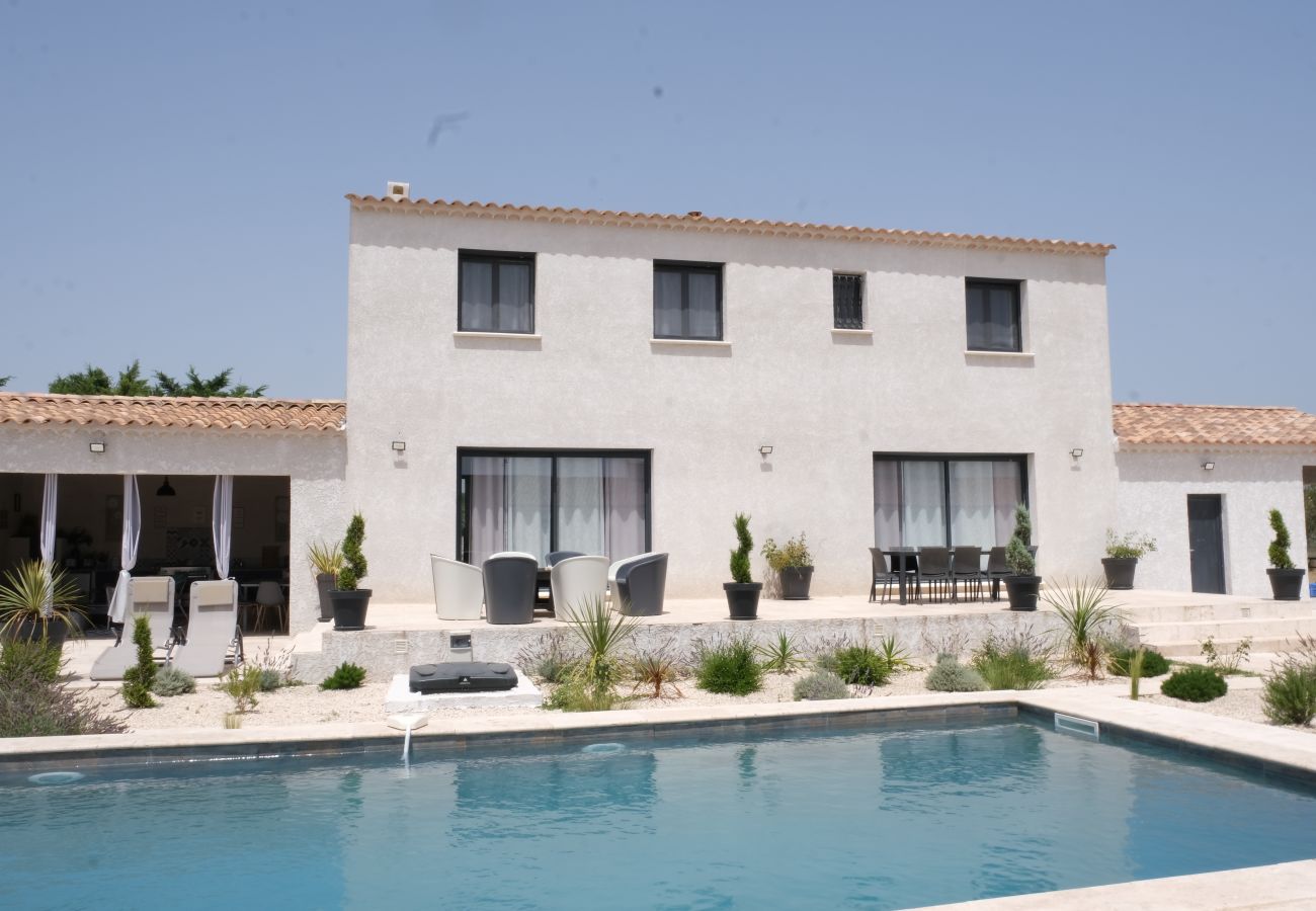 Villa in Arles - Vacation rental house with pool ARLES LS3-432