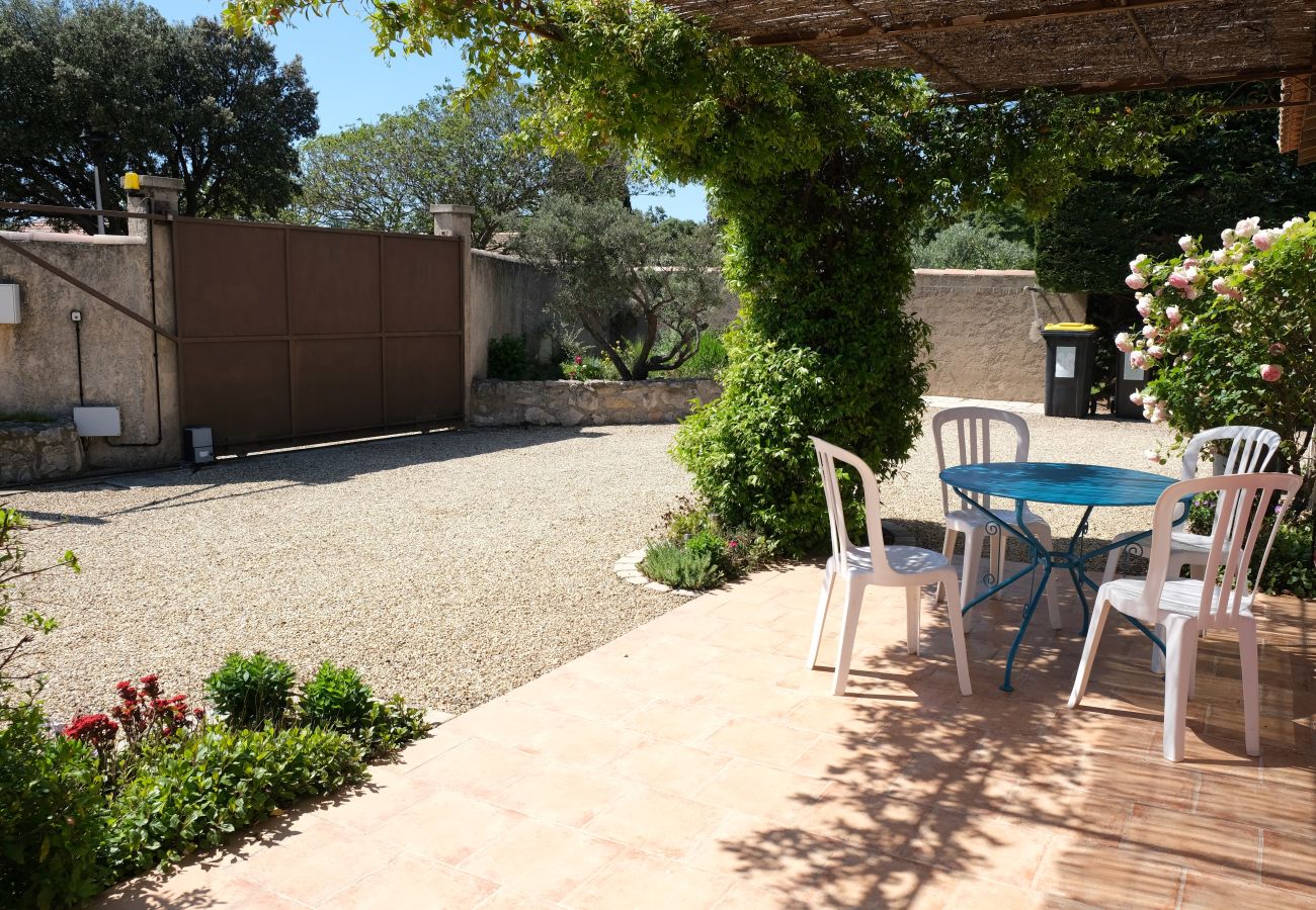 Villa in Aureille - Vacation rental house with pool AUREILLE LS1-439