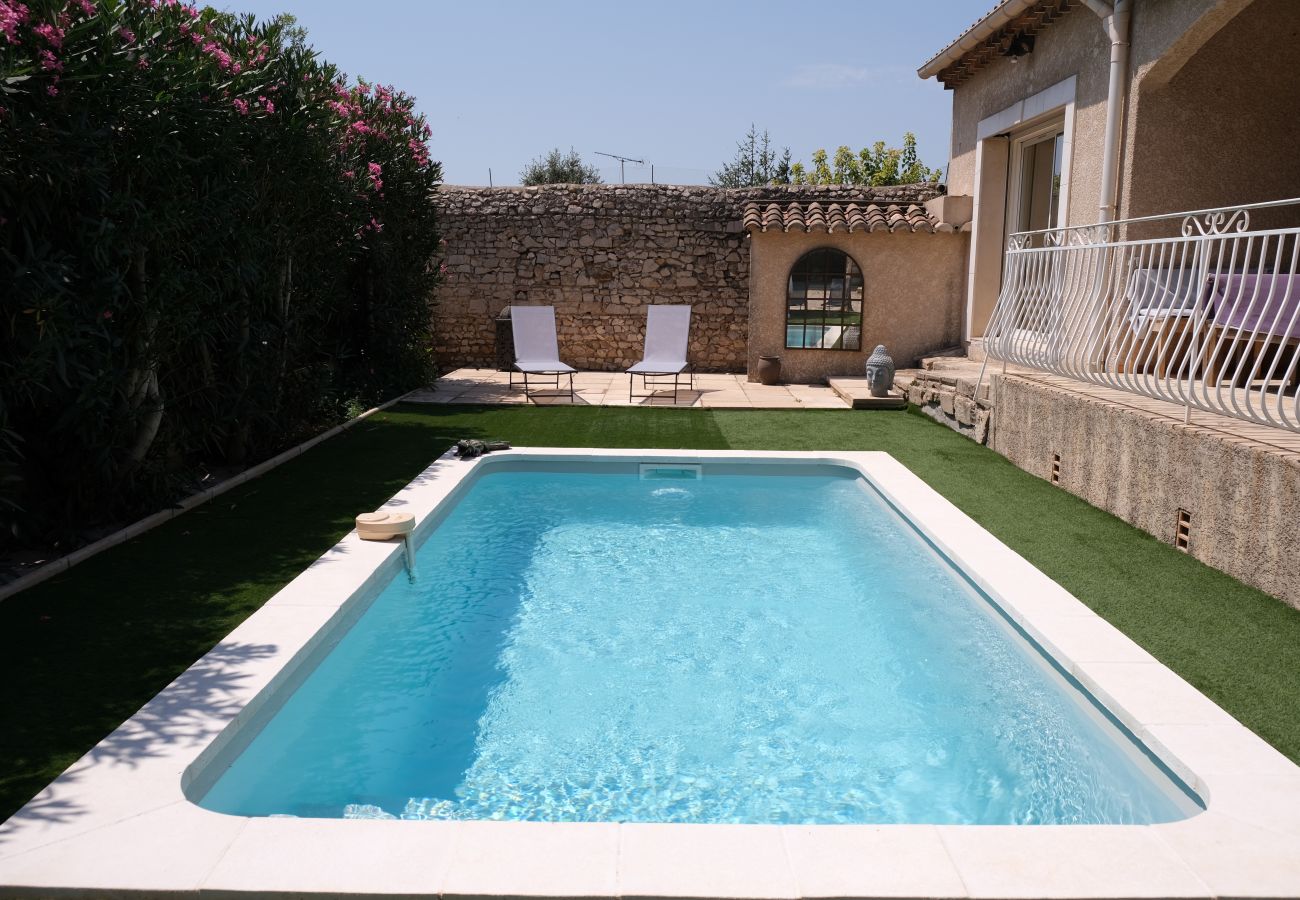 Holiday rental MOURIÈS Provencal farmhouse for rent private pool