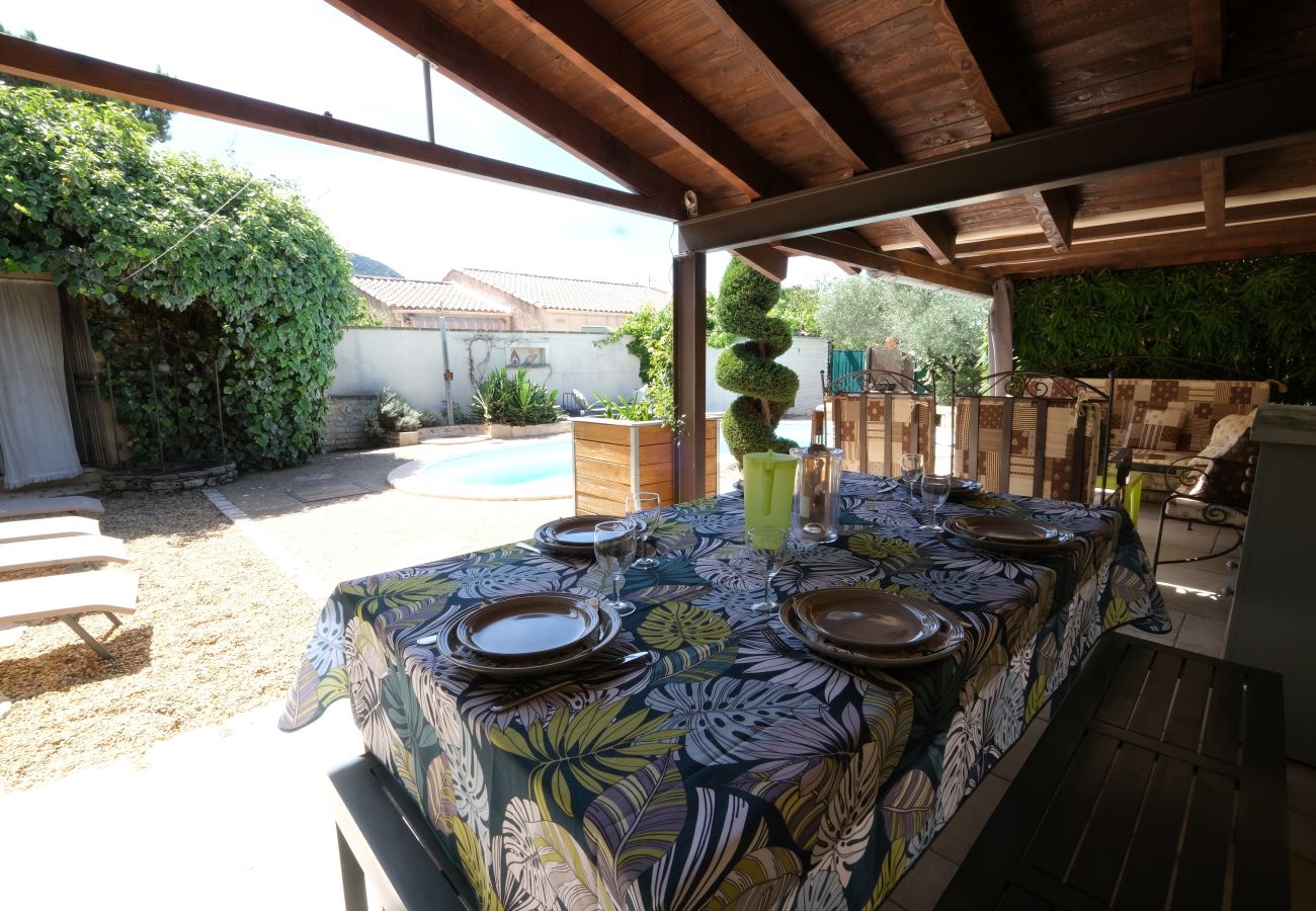 Villa in Maubec - Vacation rental house with pool MAUBEC LS2-126