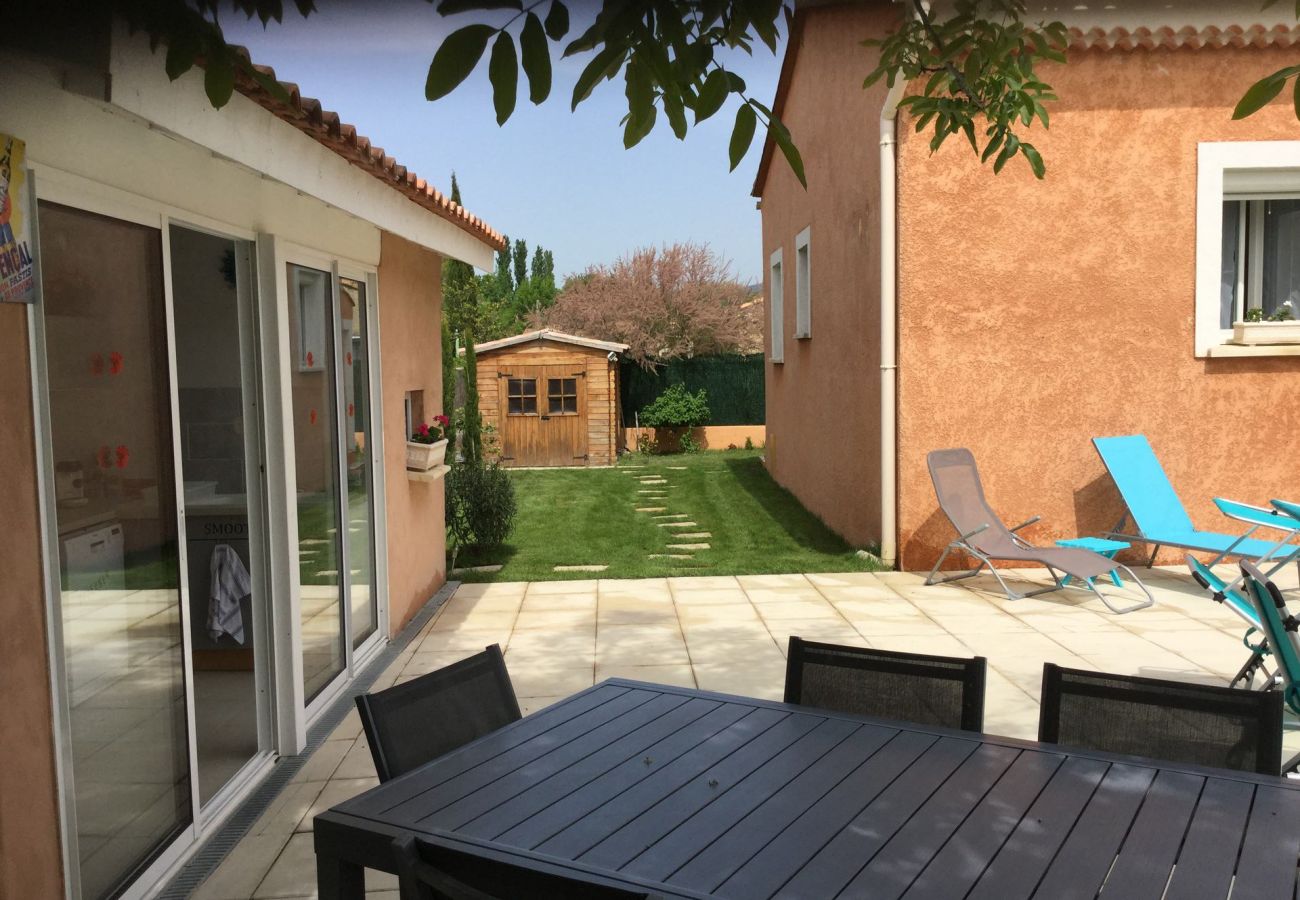 Villa in L´Isle sur la Sorgue - Vacation rental L'ISLE SUR LA SORGUE LS2-307