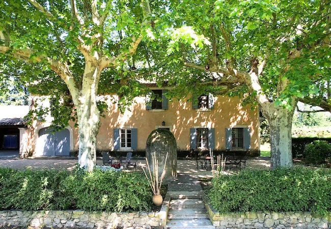 Holiday rental LES VIGNERES farmhouse to rent facade