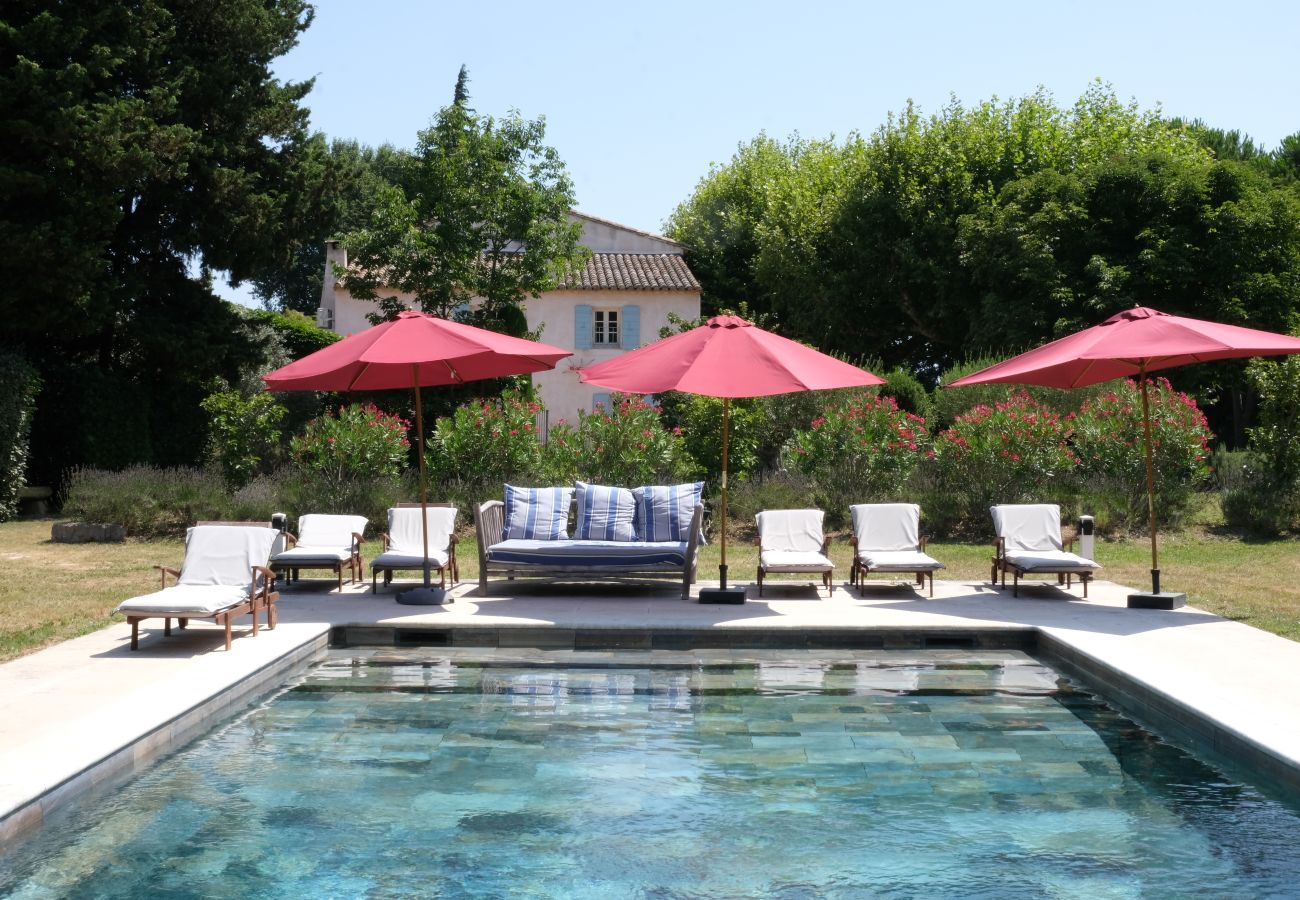 Holiday rental LES VIGNERES farmhouse for rent heated swimming pool