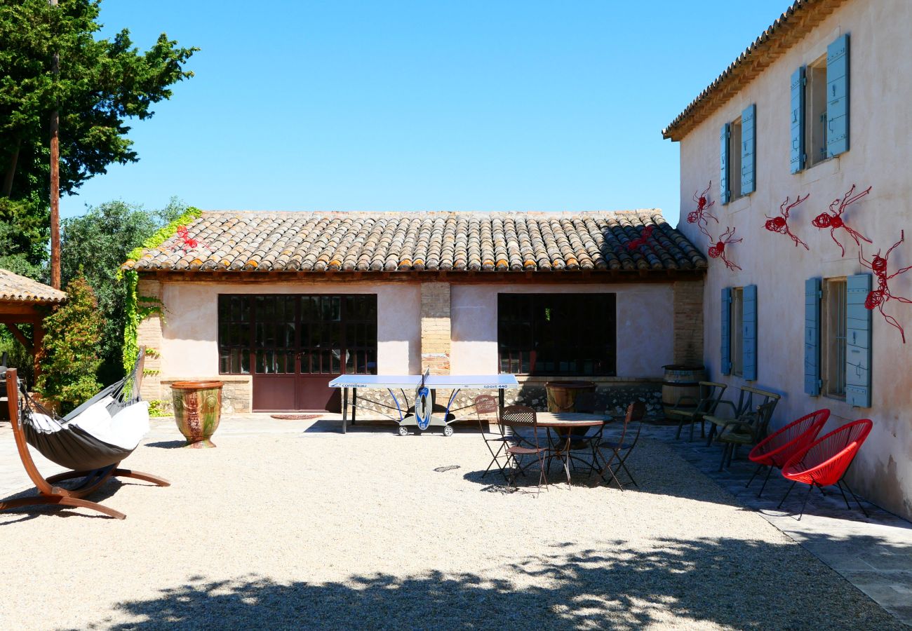 Villa in Cavaillon - Vacation rental farm with pool LES VIGNERES LS2-17