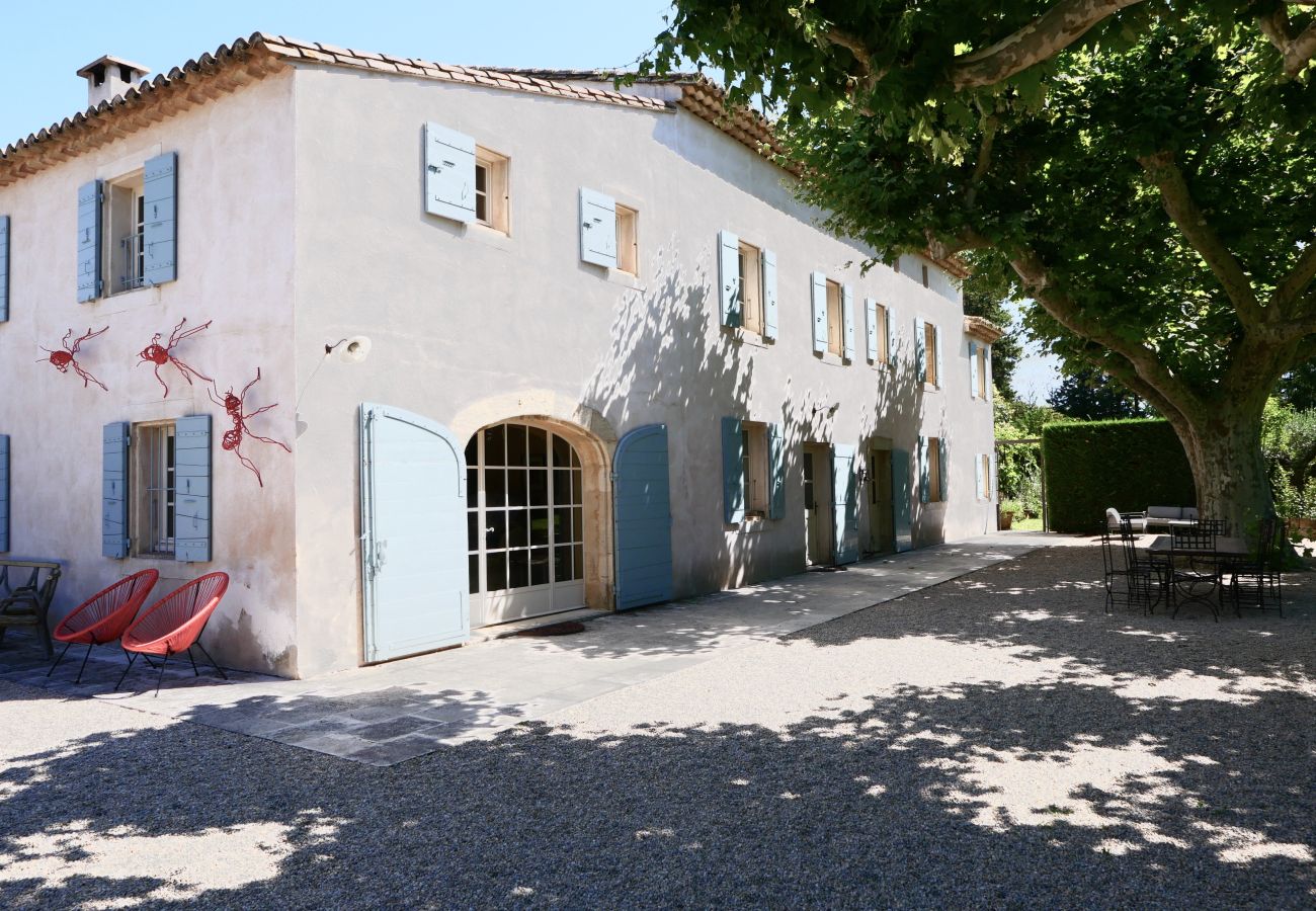 Villa in Cavaillon - Vacation rental farm with pool LES VIGNERES LS2-17