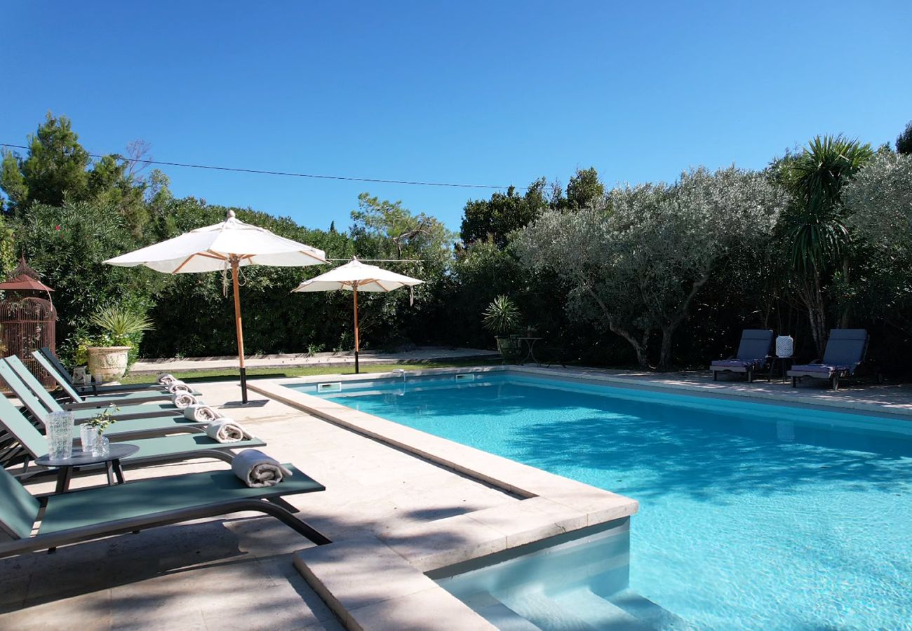 Villa in Tarascon - Villa with heated pool and tennis Fontvieille LS1-448