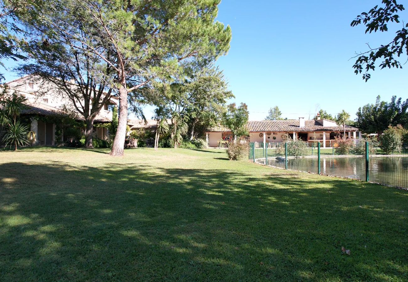 Villa in Tarascon - Villa with heated pool and tennis Fontvieille LS1-448