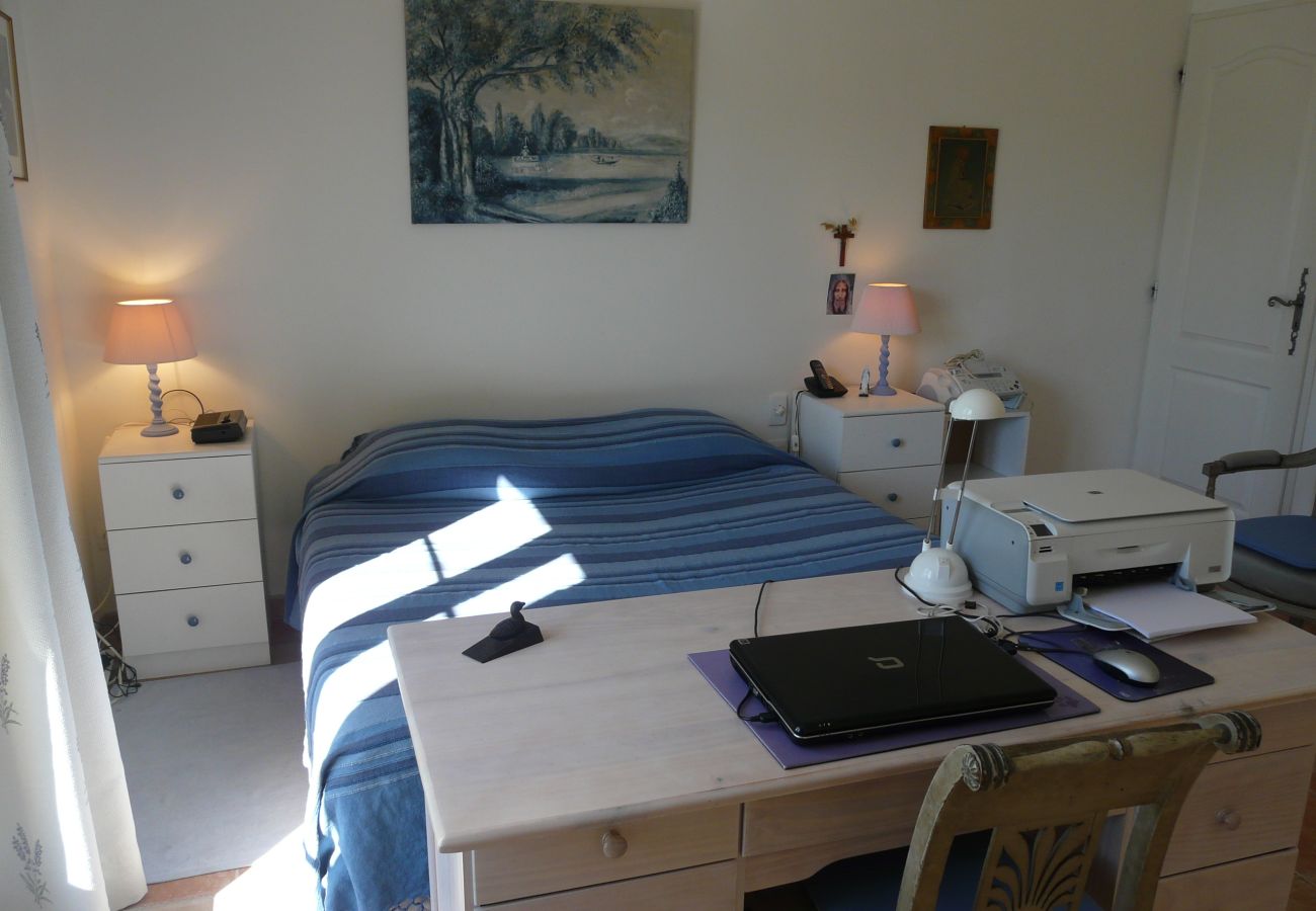 Location vacances MOURIES Alpilles Provence  4 chambres