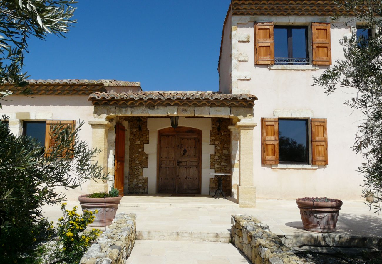 Villa à Mouriès - Location vacances maison piscine MOURIES LS1-174